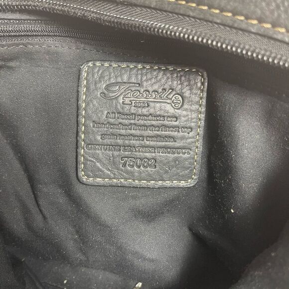 Fossil Black leather bucket style shoulder bag stitch accent & brass hardwares - Picture 9 of 13